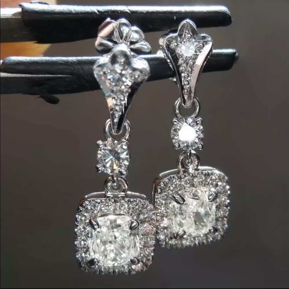 New Women’s 925 Silver Diamond Beautiful Earrings